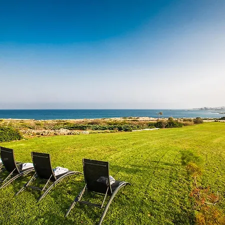 Picture Relaxing Beside Your Private Pool In Reading Your Favourite Book, 1271 וילה